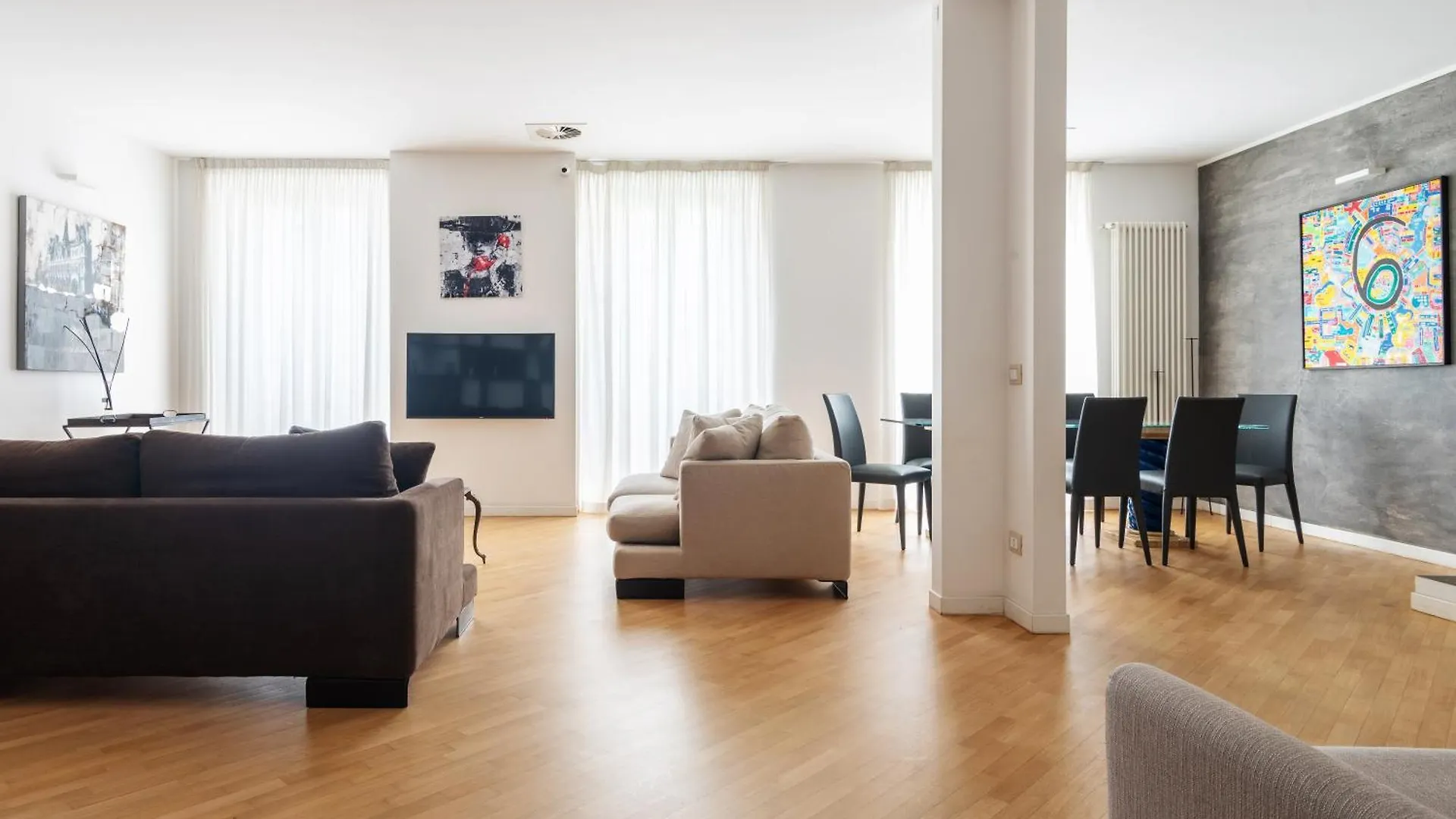Apartament Ampio E Luminoso Trilocale In Zona Moscova Mediolan